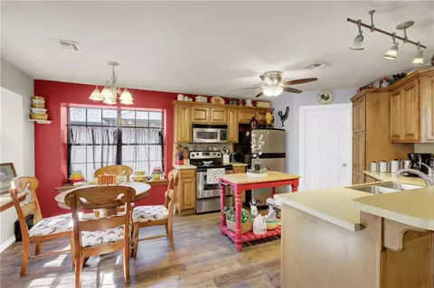 104 W End Ct, Tuttle, OK 73089 photo 5