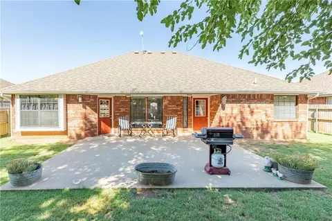 104 W End Ct, Tuttle, OK 73089 photo 21