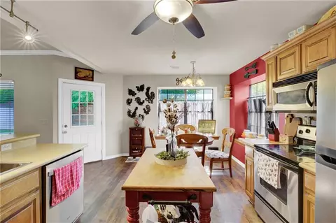104 W End Ct, Tuttle, OK 73089 photo 8