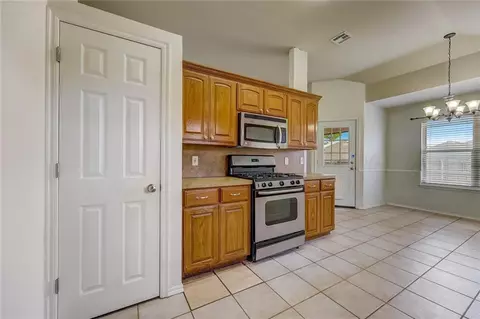 9025 Button Ave, Moore, OK 73160 photo 9