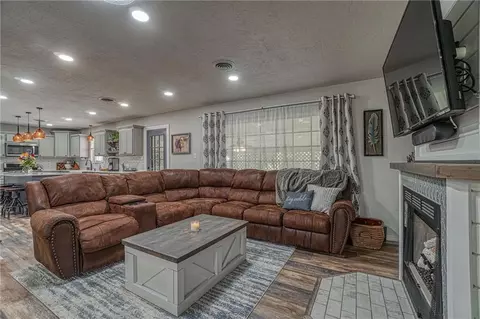 113 S Mockingbird Dr, Altus, OK 73521 photo 11