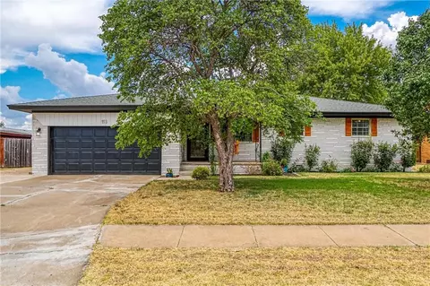113 S Mockingbird Dr, Altus, OK 73521 photo 1