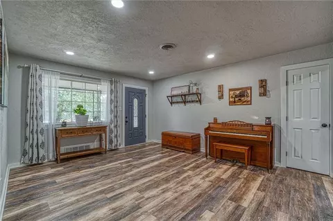 113 S Mockingbird Dr, Altus, OK 73521 photo 5