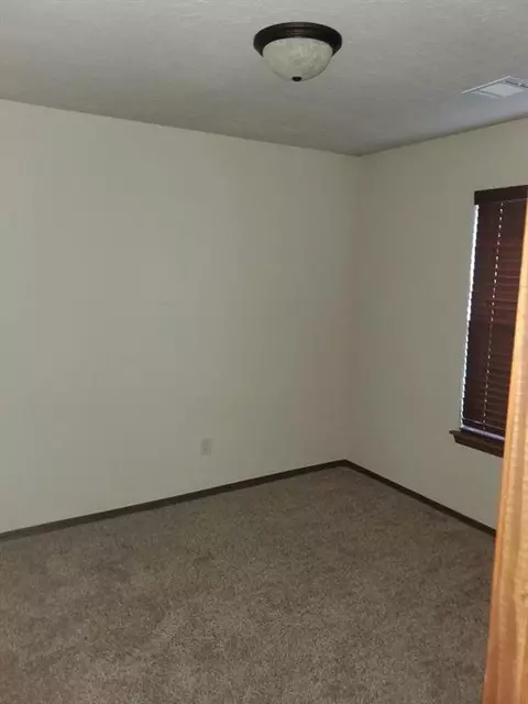 308 Falling Leaf Ter, Moore, OK 73160 photo 27