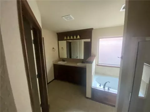 308 Falling Leaf Ter, Moore, OK 73160 photo 31