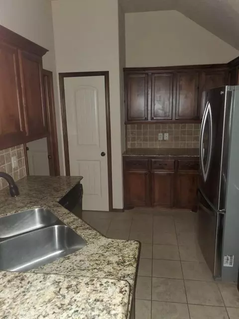 308 Falling Leaf Ter, Moore, OK 73160 photo 8