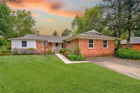 808 Willow Ln, Norman, OK 73072 photo 1