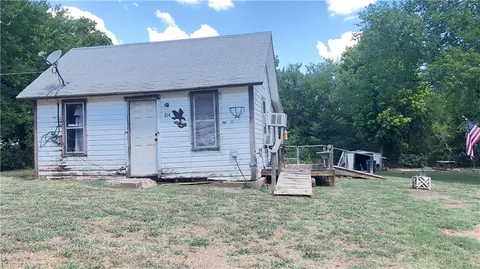 314 W Main St, Coyle, OK 73027 photo 11