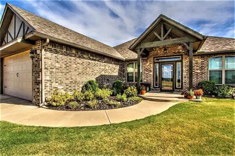 1200 Abraham Dr, Tuttle, OK 73089 photo 3