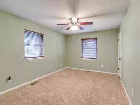 701 E 27th Pl, Edmond, OK 73013 photo 9