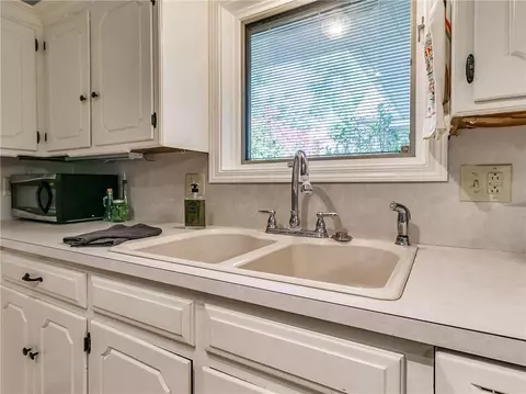 701 E 27th Pl, Edmond, OK 73013 photo 23