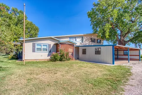 222 Grand Ave, Aline, OK 73716