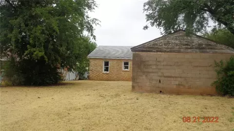 816 N Lee St, Altus, OK 73521 photo 4