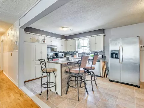 129 S 6th St, Mcloud, OK 74851 photo 5