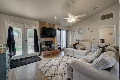 602 N Silver Maple Ln, Noble, OK 73068 photo 6