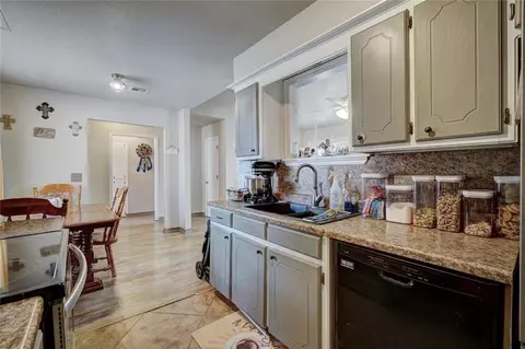 602 N Silver Maple Ln, Noble, OK 73068 photo 9