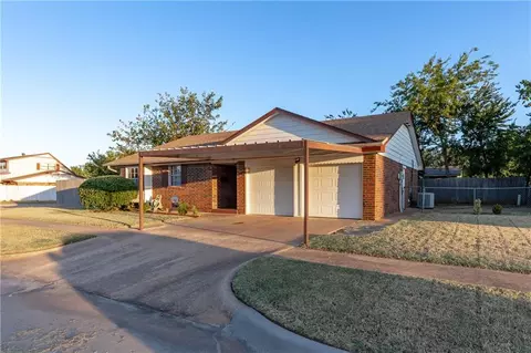705 Wilkinson Dr, Moore, OK 73160 photo 3