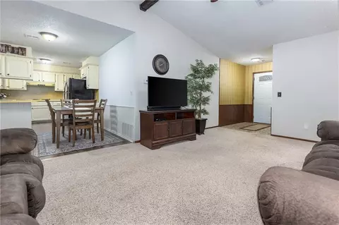 705 Wilkinson Dr, Moore, OK 73160 photo 7