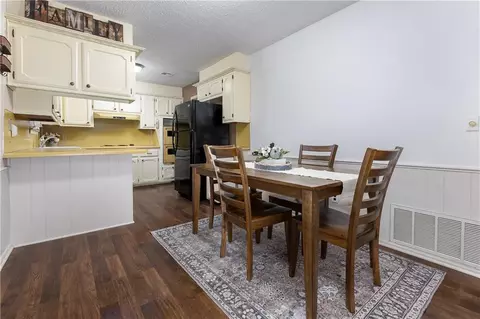 705 Wilkinson Dr, Moore, OK 73160 photo 8