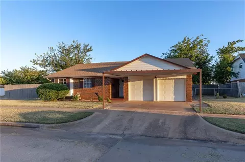 705 Wilkinson Dr, Moore, OK 73160 photo 1
