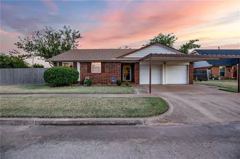 705 Wilkinson Dr, Moore, OK 73160 photo 2