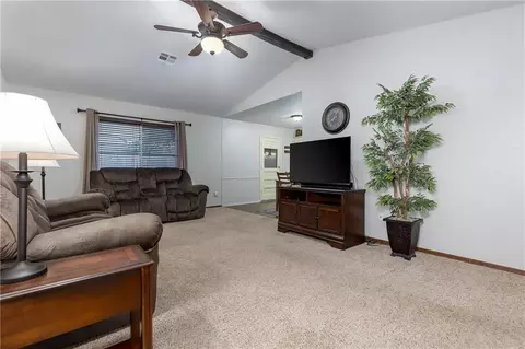 705 Wilkinson Dr, Moore, OK 73160 photo 5
