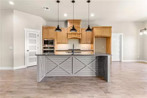 1028 Kimberlin Ln, Tuttle, OK 73089 photo 8