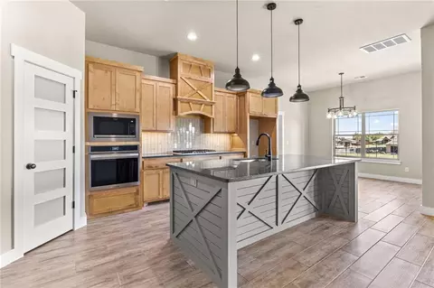 1028 Kimberlin Ln, Tuttle, OK 73089 photo 9