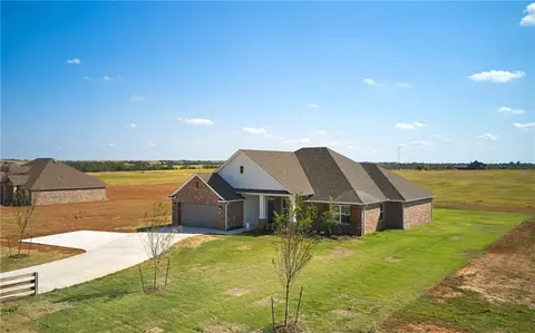 2013 E Rock Creek Rd, Tuttle, OK 73089 photo 2