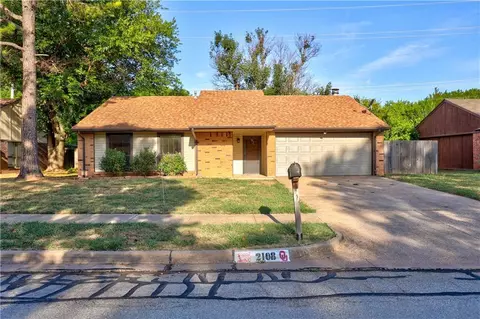 2108 Oakside Dr, Norman, OK 73071 photo 3