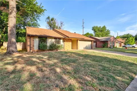 2108 Oakside Dr, Norman, OK 73071 photo 2