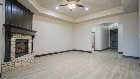 1012 Kimberlin Ln, Tuttle, OK 73089 photo 4
