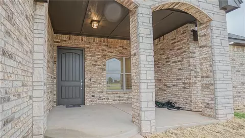 1012 Kimberlin Ln, Tuttle, OK 73089 photo 3