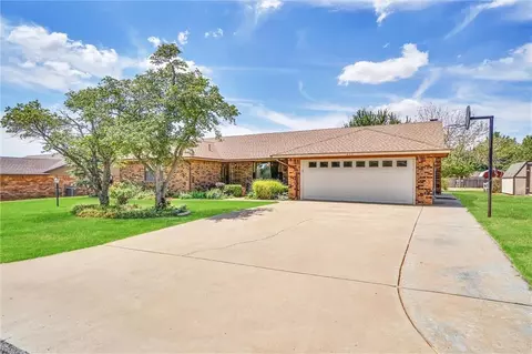 905 N Ann St, Granite, OK 73547