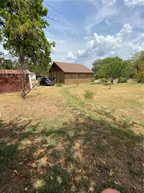 129 N 4th St, Mcloud, OK 74851 photo 6