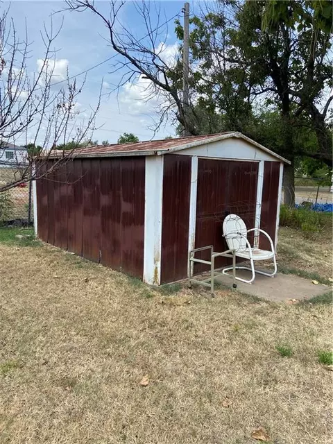 129 N 4th St, Mcloud, OK 74851 photo 21