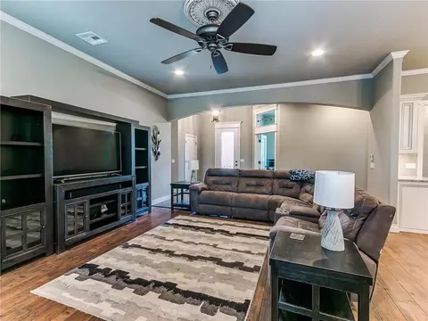 4604 Timber Ridge Rd, Tuttle, OK 73089 photo 3
