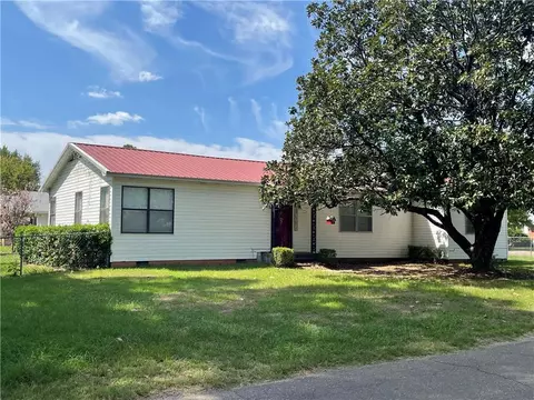 601 SE Avenue N, Idabel, OK 74745 photo 2