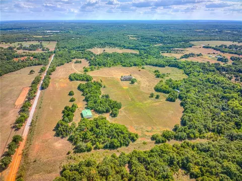 9650 E Forrest Hills Rd, Guthrie, OK 73044 photo 2