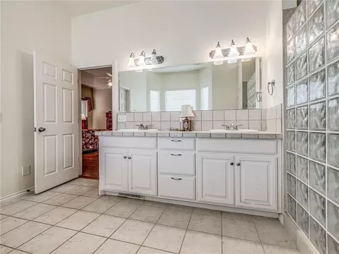 9650 E Forrest Hills Rd, Guthrie, OK 73044 photo 16