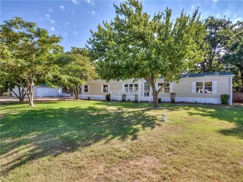 105 W Oak Hill Dr, Mcloud, OK 74851 photo 2