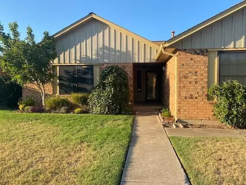 313 Clermont Dr, Edmond, OK 73003 photo 2