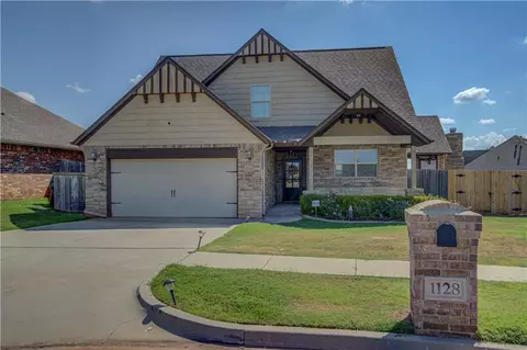 1128 Ryan Rd, Moore, OK 73160 photo 2