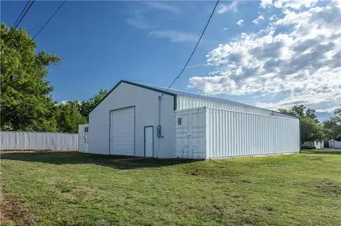 400 N Missouri St, Thomas, OK 73669