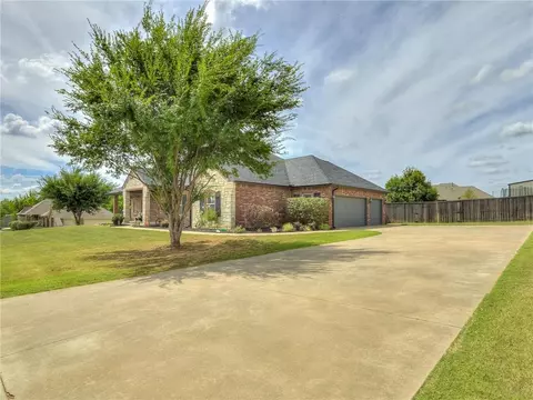 507 Colbert St, Tuttle, OK 73089 photo 2
