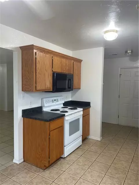 1016 Dollar St, Altus, OK 73521 photo 5