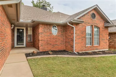 720 Azalea Hill Dr, Yukon, OK 73099 photo 3