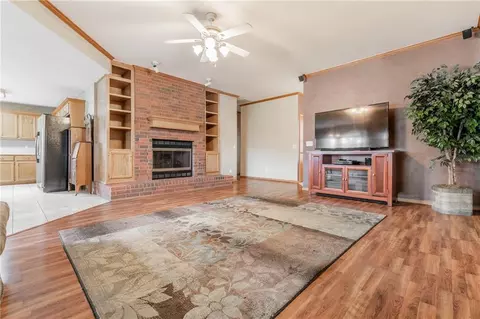 720 Azalea Hill Dr, Yukon, OK 73099 photo 5