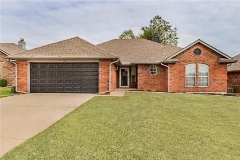 720 Azalea Hill Dr, Yukon, OK 73099 photo 1