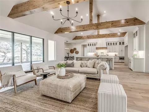 532 Old Creek Rd, Edmond, OK 73034